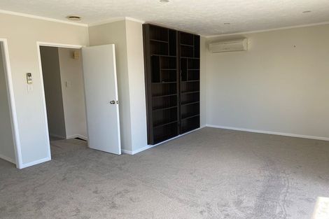 Photo of property in 11 Robin Lane, Browns Bay, Auckland, 0630