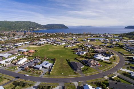 Photo of property in 15 Montgomery Crescent, Kinloch, Taupo, 3377