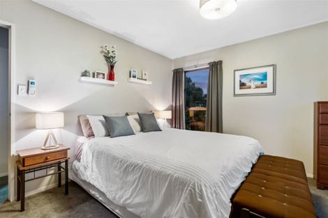 Photo of property in 13 Hiwihau Place, Glenfield, Auckland, 0629