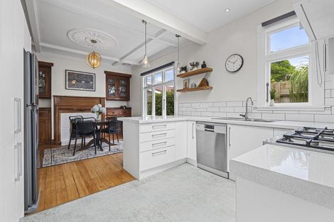 Photo of property in 178 Carrington Street, Lower Vogeltown, New Plymouth, 4310