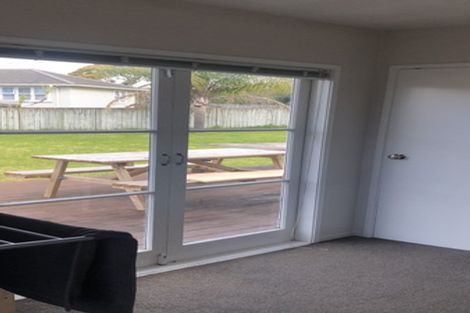 Photo of property in 24 Chippendale Crescent, Birkdale, Auckland, 0626