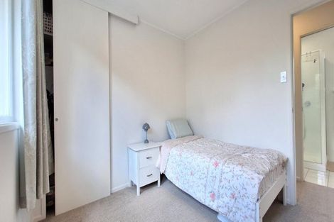 Photo of property in 1/156 Carlisle Road, Northcross, Auckland, 0632