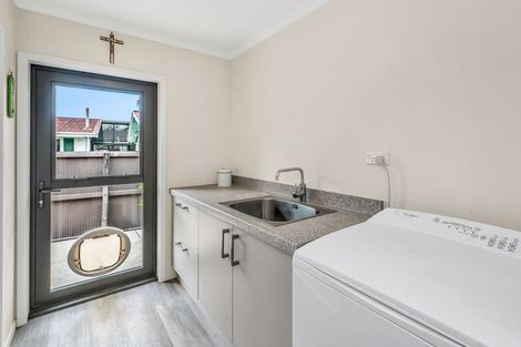 Photo of property in 6 Woodbank Street, Somerfield, Christchurch, 8024