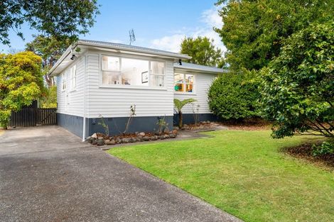 Photo of property in 7 Bayside Avenue, Te Atatu Peninsula, Auckland, 0610
