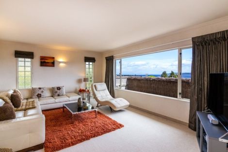 Photo of property in 2/36 Shepherd Road, Waipahihi, Taupo, 3330