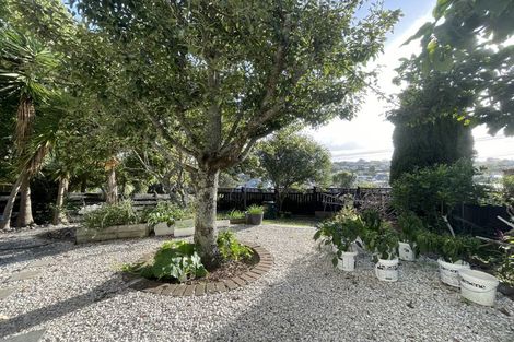 Photo of property in 1/2 Brian Avenue, Forrest Hill, Auckland, 0620