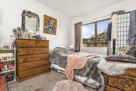 Photo of property in 2/24 Grove Road, Papakura, 2110