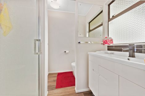 Photo of property in 8 Pinehurst Place, Wattle Downs, Auckland, 2103