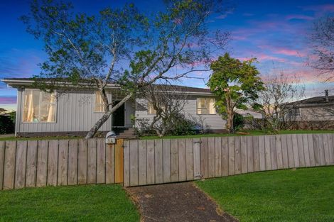 Photo of property in 14 Staverton Crescent, Mangere, Auckland, 2022