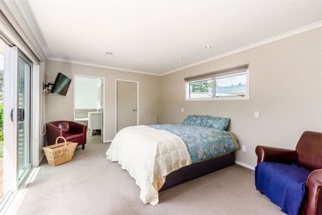 Photo of property in 10 Dale Road, Raumati South, Paraparaumu, 5032