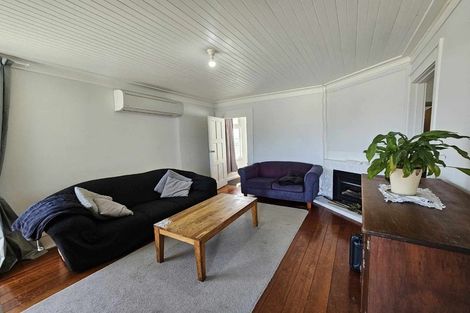 Photo of property in 33 Rangiora Street, Castlecliff, Whanganui, 4501