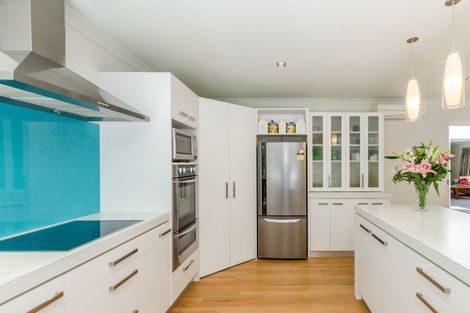 Photo of property in 13 Kakariki Grove, Waikanae, 5036