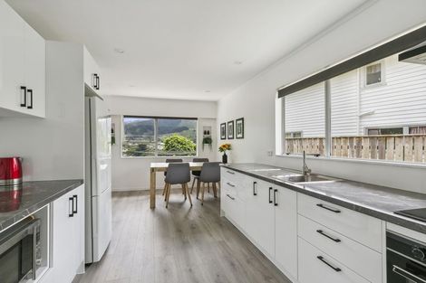 Photo of property in 30 Lupin Terrace, Tawa, Wellington, 5028