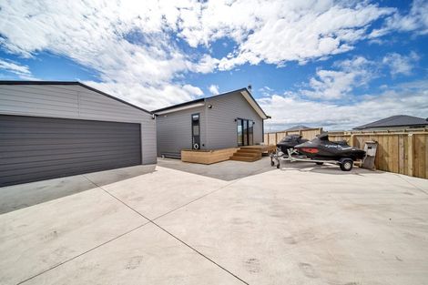 Photo of property in 8 Reremoana Close, Hawera, 4610