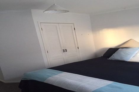 Photo of property in 68 Waiwaka Terrace, Strandon, New Plymouth, 4312