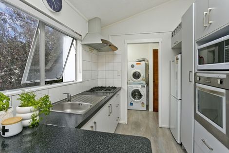 Photo of property in 1/100 Lynn Road, Bayview, Auckland, 0629