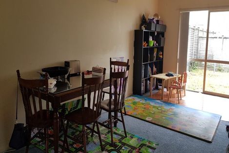 Photo of property in 3 Butia Avenue, Henderson, Auckland, 0612