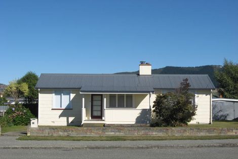 Photo of property in 13 Coronation Street, Waimate, 7924