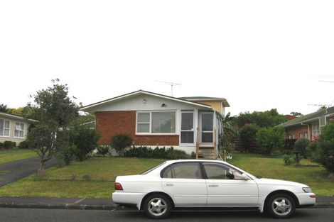 Photo of property in 27 Evelyn Place, Hillcrest, Auckland, 0627