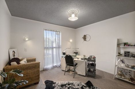 Photo of property in 9 Webb Avenue, Levin, 5510