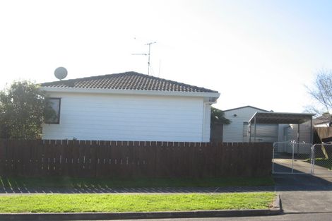 Photo of property in 1/19 Bernina Place, Weymouth, Auckland, 2103