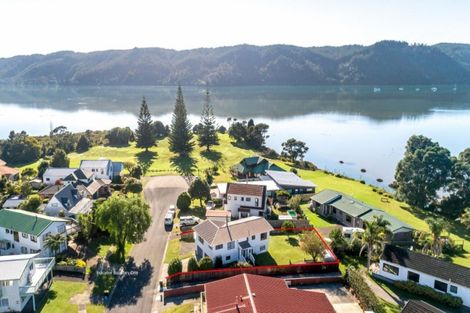 Photo of property in 167 Durrant Drive, Whangamata, 3620