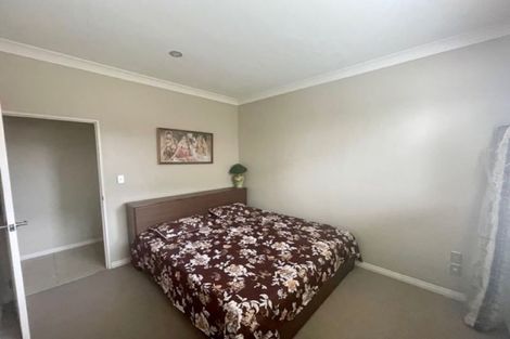 Photo of property in 28 Kaseng Place, East Tamaki Heights, Auckland, 2016