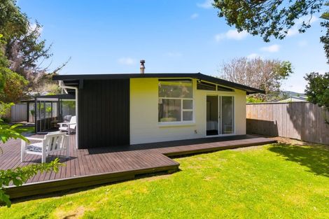 Photo of property in 32 Te Moana Road, Waikanae Beach, Waikanae, 5036