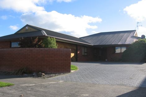 Photo of property in 98 John F Kennedy Drive, Milson, Palmerston North, 4414