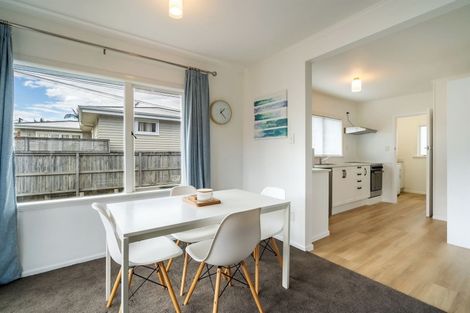 Photo of property in 1/9 Merriefield Avenue, Forrest Hill, Auckland, 0620