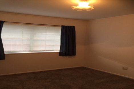 Photo of property in 17 Jillteresa Crescent, Half Moon Bay, Auckland, 2012