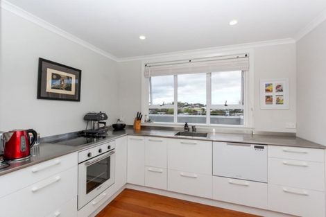 Photo of property in 72 Lorna Street, Lynmouth, New Plymouth, 4310