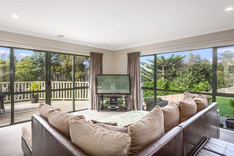 Photo of property in 22 Lanyon Place, Whitby, Porirua, 5024