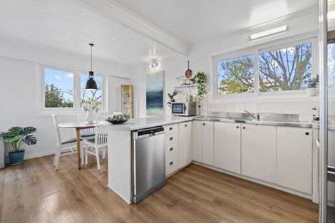 Photo of property in 802 Whangaparaoa Road, Manly, Whangaparaoa, 0930