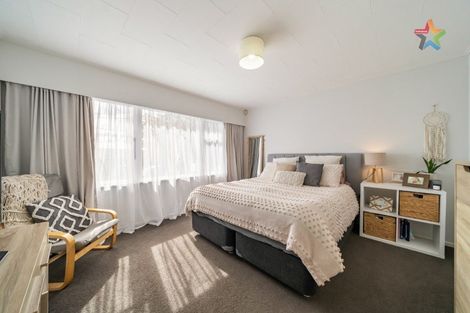 Photo of property in 33 Russell Road, Wainuiomata, Lower Hutt, 5014