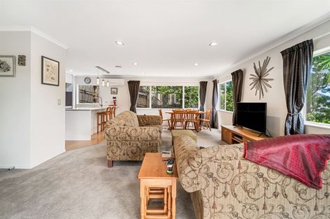 Photo of property in 80 Rising Parade, Fairview Heights, Auckland, 0632