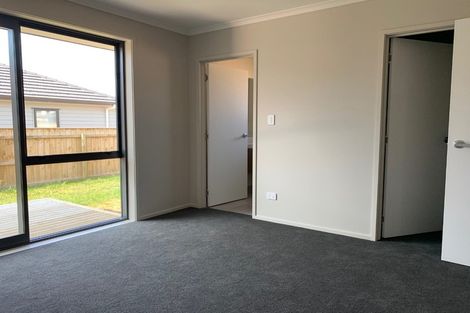 Photo of property in 8 Dida Park Drive, Kumeu, 0810