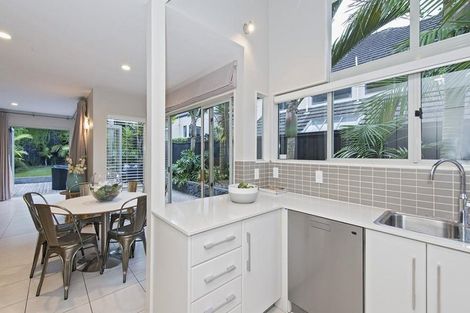 Photo of property in 2/26 Comins Crescent, Mission Bay, Auckland, 1071