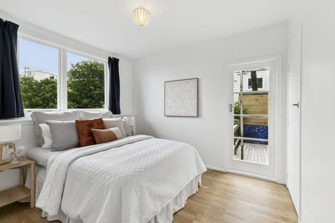 Photo of property in 2/8 Mataroa Avenue, Northland, Wellington, 6012