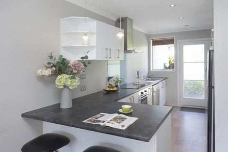 Photo of property in 3/98 Holly Road, St Albans, Christchurch, 8014