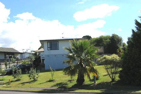 Photo of property in 25 Caribbean Drive, Unsworth Heights, Auckland, 0632