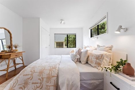 Photo of property in 17 Caroline Heights, Omaha, 0986