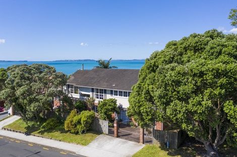 Photo of property in 20 Granger Road, Cockle Bay, Auckland, 2014