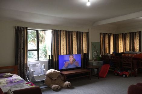 Photo of property in 81 Monorgan Road, Strathmore Park, Wellington, 6022