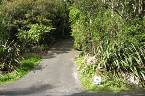 Photo of property in 3 Cascade Avenue, Waiatarua, Auckland, 0604