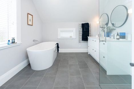 Photo of property in 15 Wesley Road, Kelburn, Wellington, 6012