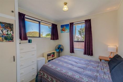 Photo of property in 1/208 Grimseys Road, Redwood, Christchurch, 8051