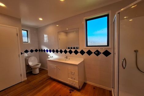 Photo of property in 22a Kirrie Avenue, Te Atatu South, Auckland, 0610