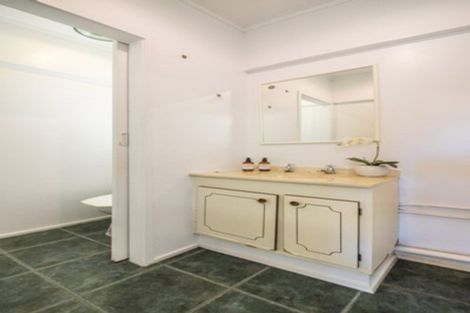 Photo of property in 31 Seaforth Avenue, Mangere Bridge, Auckland, 2022