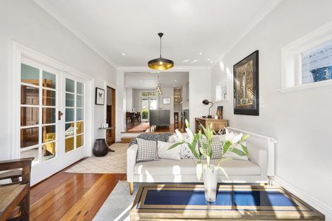 Photo of property in 58 Hawker Street, Mount Victoria, Wellington, 6011